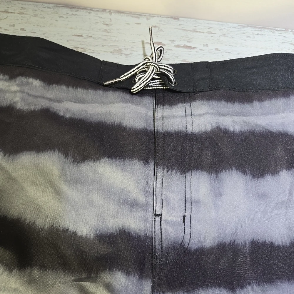 Speedo Mens Swim Trunks Shorts Tie DYE Black Gray XXL Drawstring UV 50+